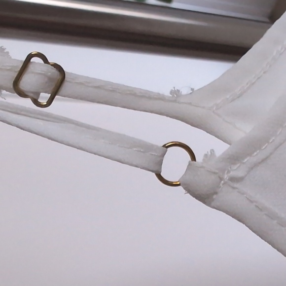 White dress with adjustable straps - Picture 3 of 3